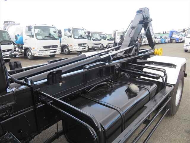 日野レンジャーコンテナ専用車増トン（6t・8t）[写真22]