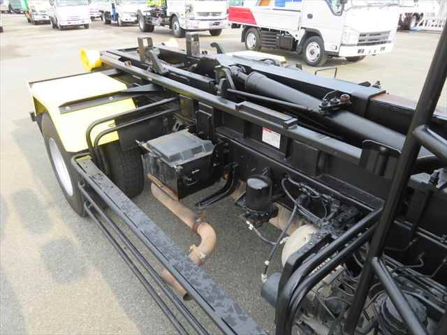 日野レンジャーコンテナ専用車増トン（6t・8t）[写真23]