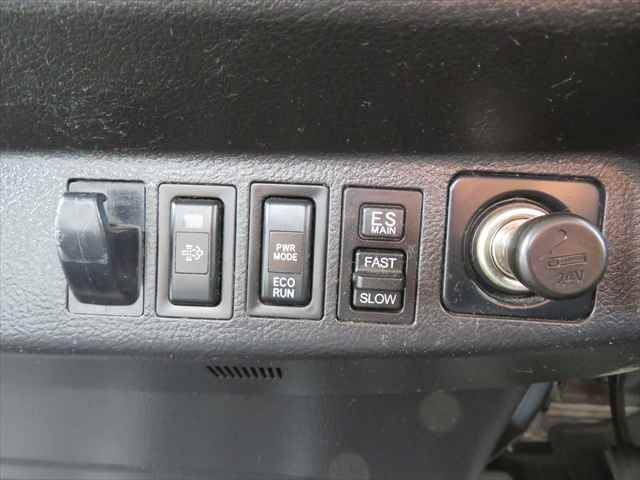 日野レンジャーコンテナ専用車増トン（6t・8t）[写真33]