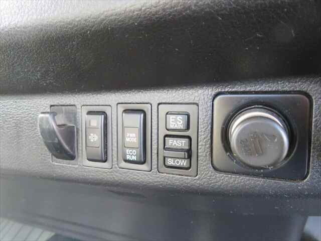 日野レンジャーコンテナ専用車増トン（6t・8t）[写真33]