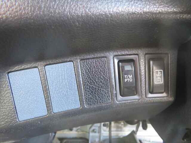 日野レンジャーコンテナ専用車増トン（6t・8t）[写真34]