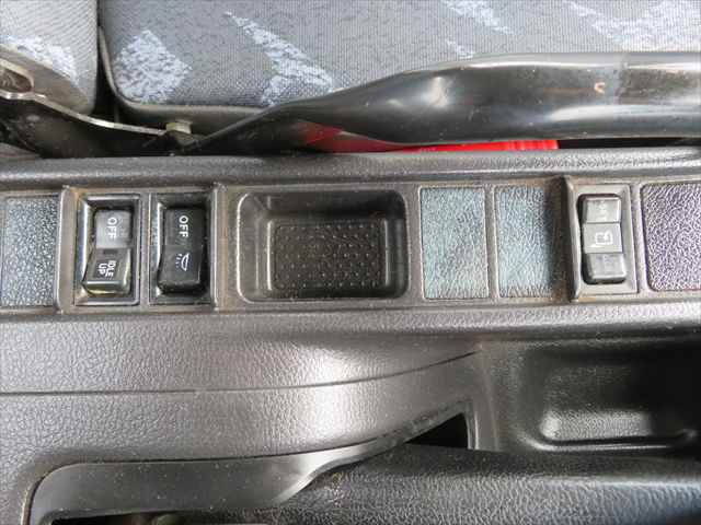 日野レンジャーコンテナ専用車増トン（6t・8t）[写真35]