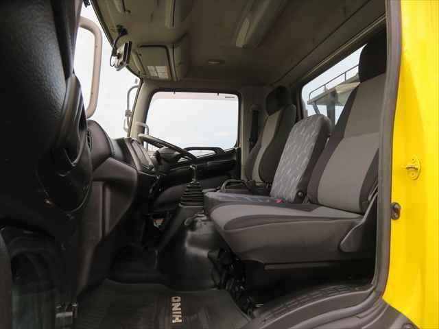 日野レンジャーコンテナ専用車増トン（6t・8t）[写真38]