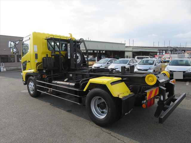 日野レンジャーコンテナ専用車増トン（6t・8t）[写真04]