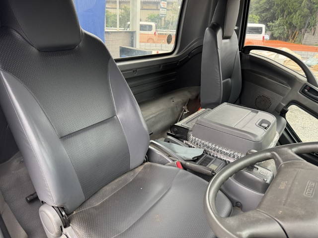 いすゞフォワードクレーン4段中型（4t）[写真23]