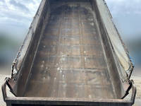 UDトラックスクオンダンプ大型（10t）[写真10]