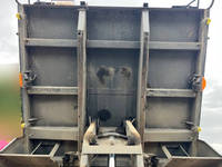 UDトラックスクオンダンプ大型（10t）[写真11]