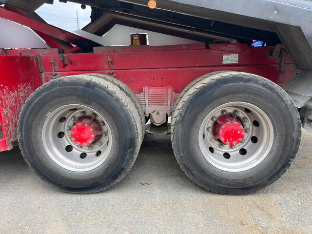 UDトラックスクオンダンプ大型（10t）[写真16]