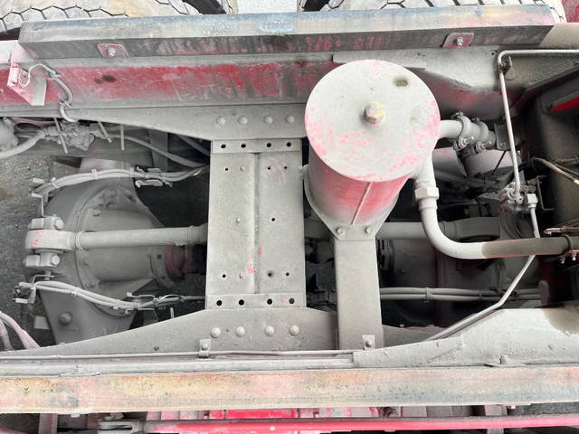 UDトラックスクオンダンプ大型（10t）[写真22]