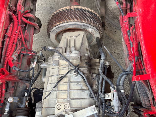 UDトラックスクオンダンプ大型（10t）[写真24]