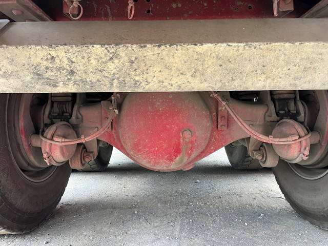 UDトラックスクオンダンプ大型（10t）[写真25]