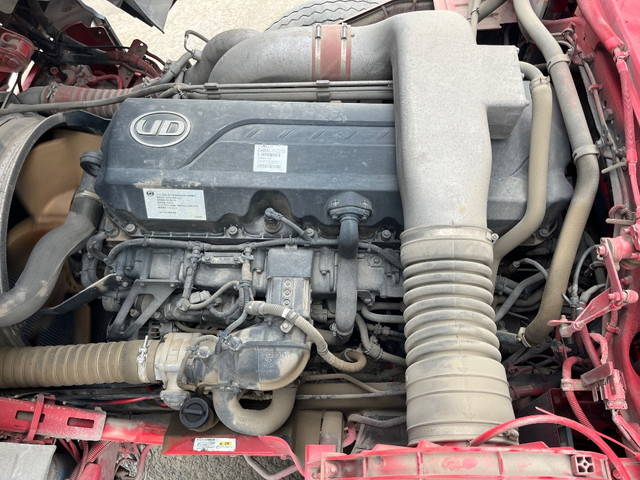 UDトラックスクオンダンプ大型（10t）[写真26]