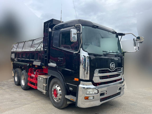 UDトラックスクオンダンプ大型（10t）[写真03]