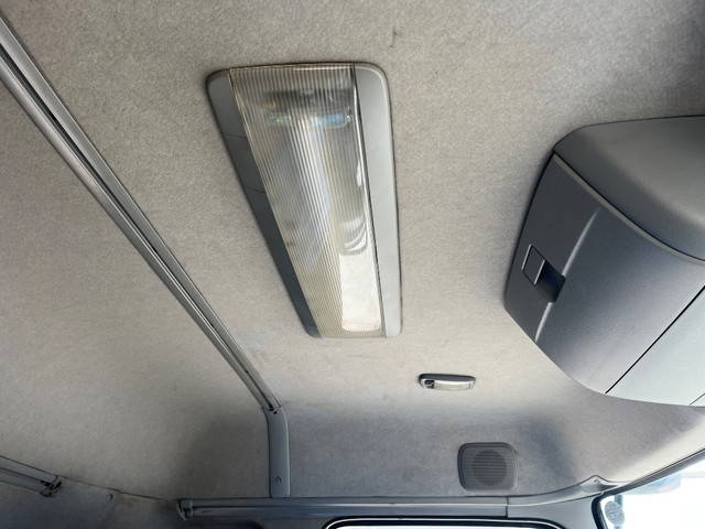 UDトラックスクオンダンプ大型（10t）[写真31]