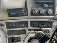 UDトラックスクオンダンプ大型（10t）[写真34]