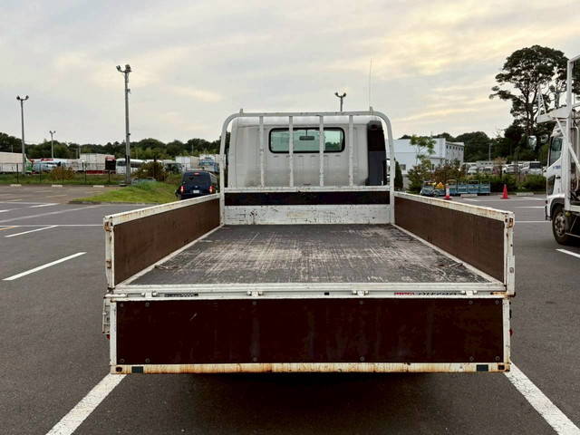 日野デュトロ平ボディ小型（2t・3t）[写真10]