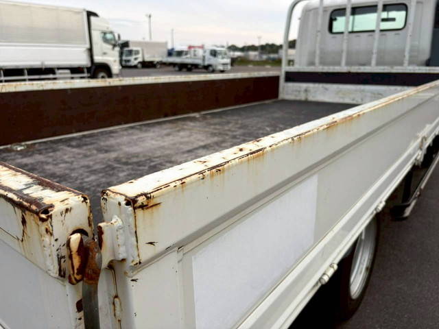 日野デュトロ平ボディ小型（2t・3t）[写真11]