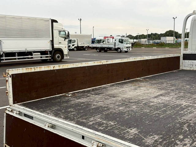 日野デュトロ平ボディ小型（2t・3t）[写真08]