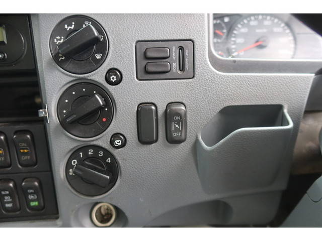 三菱ふそうファイターアルミウイング中型（4t）[写真32]