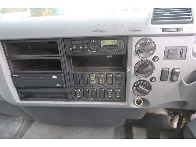 三菱ふそうファイターアルミウイング中型（4t）[写真33]