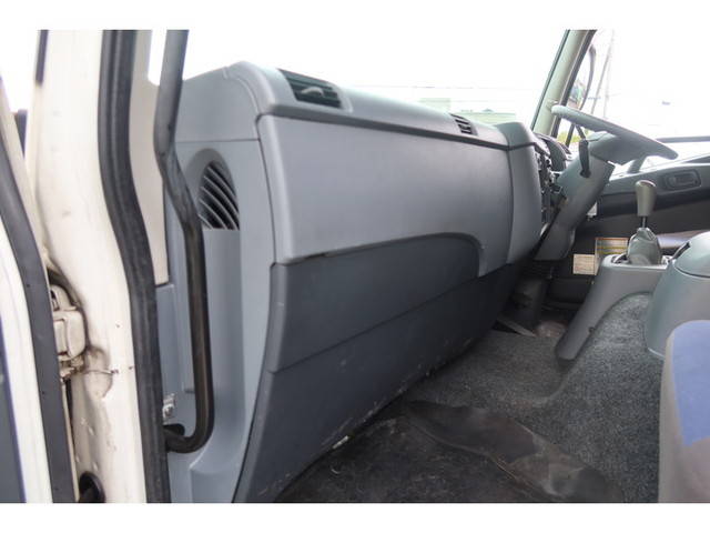 三菱ふそうファイターアルミウイング中型（4t）[写真38]