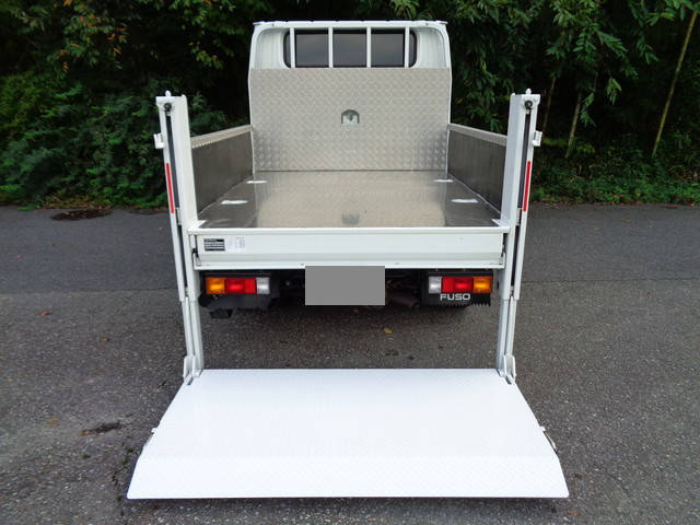 三菱ふそうキャンターダブルキャブ（Wキャブ）小型（2t・3t）[写真10]