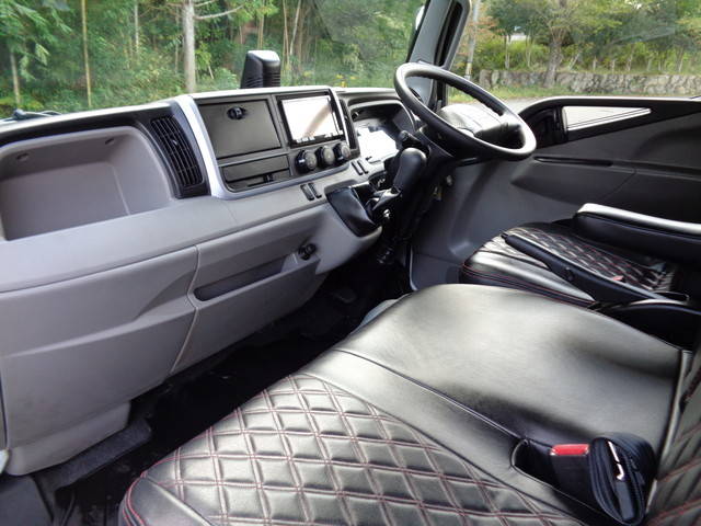 三菱ふそうキャンターダブルキャブ（Wキャブ）小型（2t・3t）[写真21]