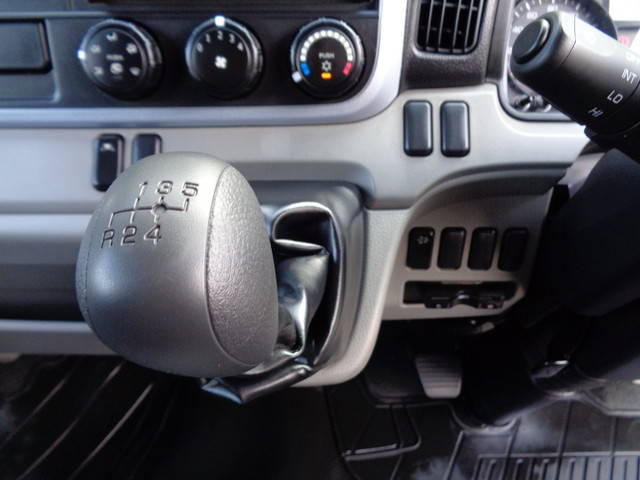 三菱ふそうキャンターダブルキャブ（Wキャブ）小型（2t・3t）[写真27]