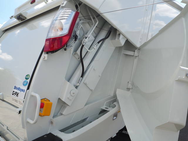 三菱ふそうファイターパッカー車（塵芥車）中型（4t）[写真15]