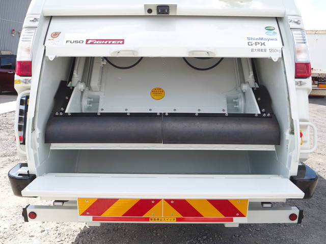 三菱ふそうファイターパッカー車（塵芥車）中型（4t）[写真16]