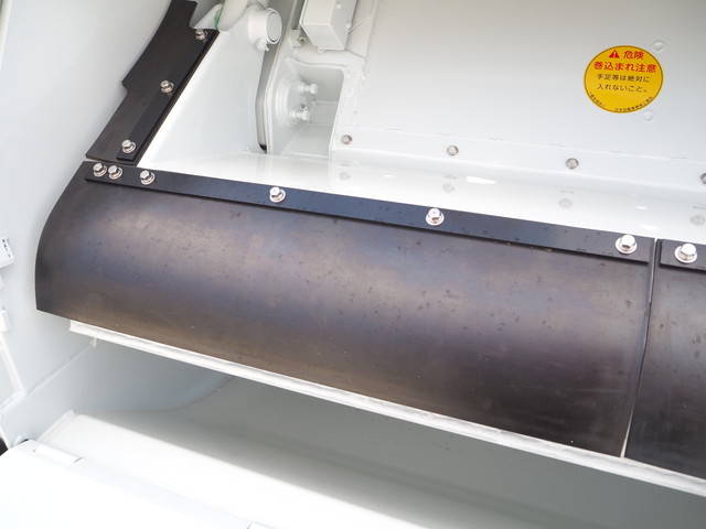 三菱ふそうファイターパッカー車（塵芥車）中型（4t）[写真17]