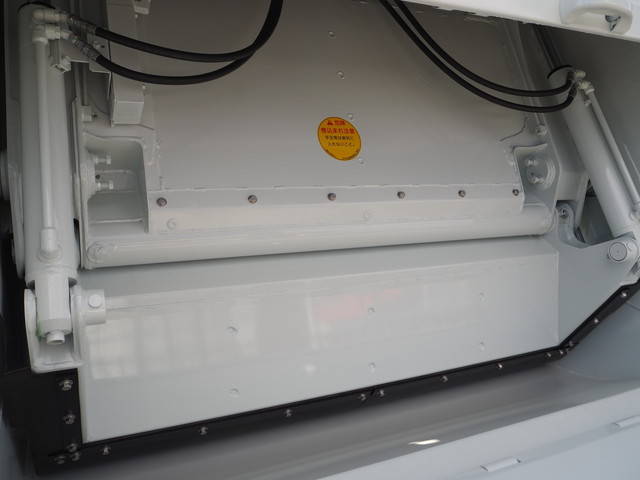 三菱ふそうファイターパッカー車（塵芥車）中型（4t）[写真20]