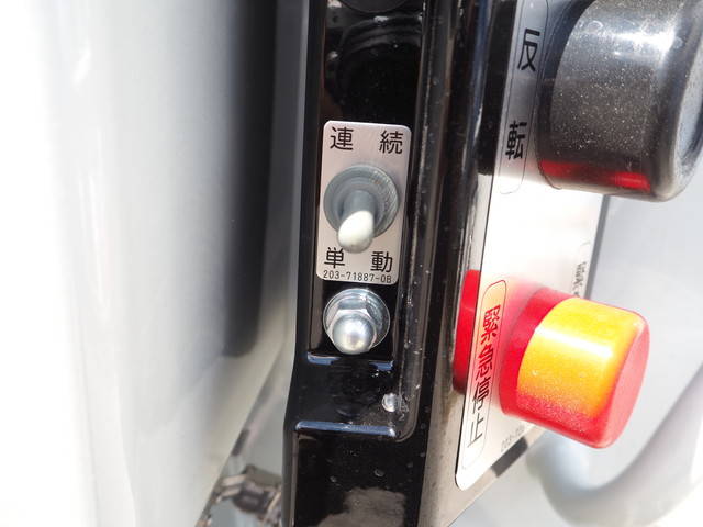 三菱ふそうファイターパッカー車（塵芥車）中型（4t）[写真27]