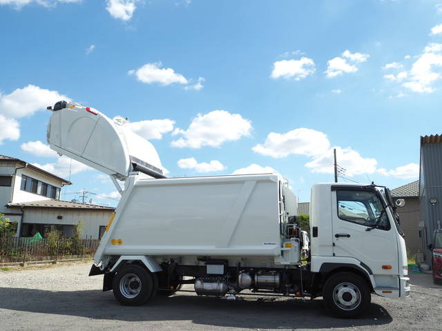 三菱ふそうファイターパッカー車（塵芥車）中型（4t）[写真08]