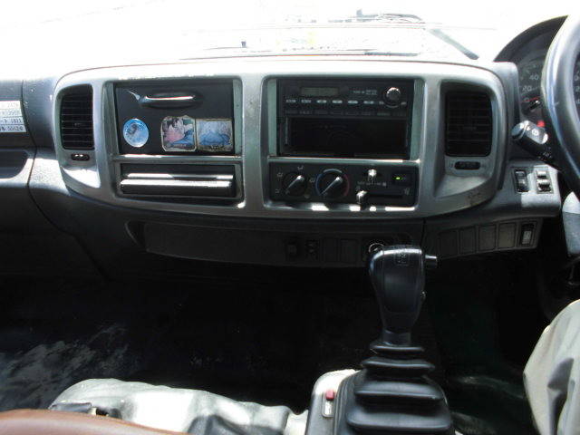 日野レンジャーパッカー車（塵芥車）中型（4t）[写真31]