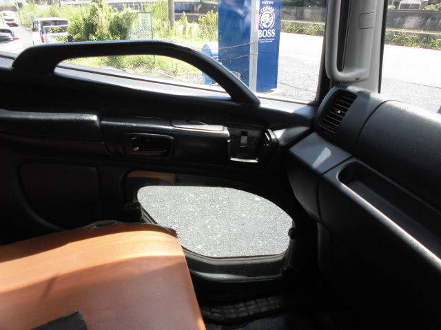 日野レンジャーパッカー車（塵芥車）中型（4t）[写真34]