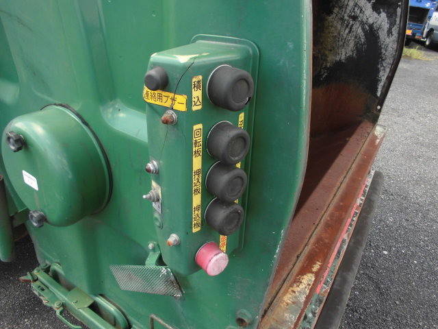 日野レンジャーパッカー車（塵芥車）中型（4t）[写真05]