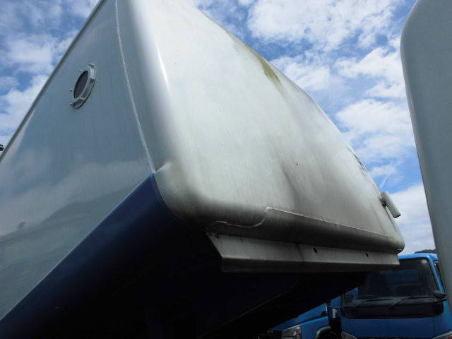 いすゞエルフパッカー車（塵芥車）小型（2t・3t）[写真10]