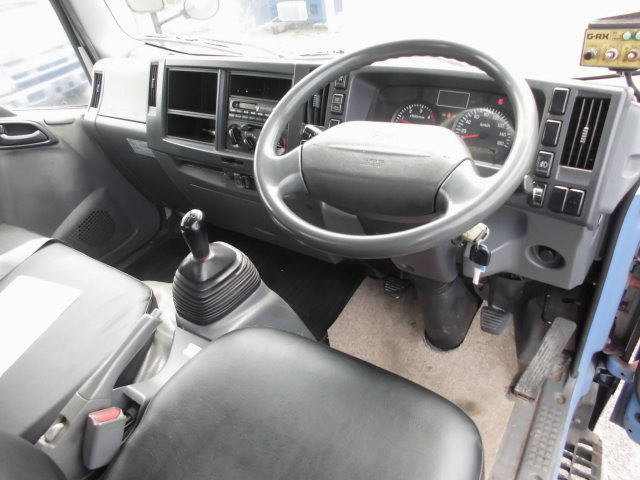 いすゞエルフパッカー車（塵芥車）小型（2t・3t）[写真22]