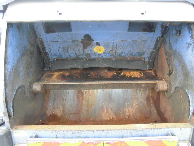 いすゞエルフパッカー車（塵芥車）小型（2t・3t）[写真05]