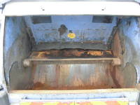 いすゞエルフパッカー車（塵芥車）小型（2t・3t）[写真06]