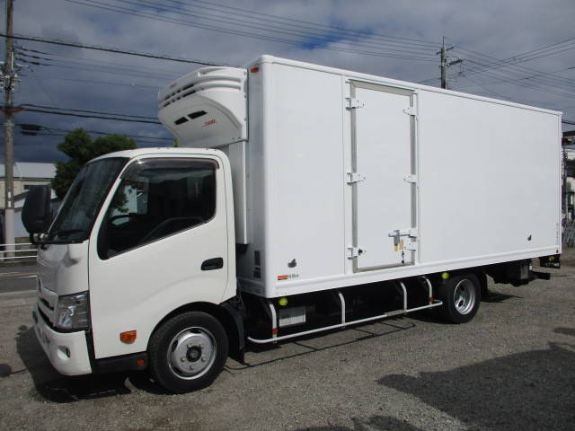 日野デュトロ冷凍車（冷蔵車）2020年(令和2年)2RG-XZU720M