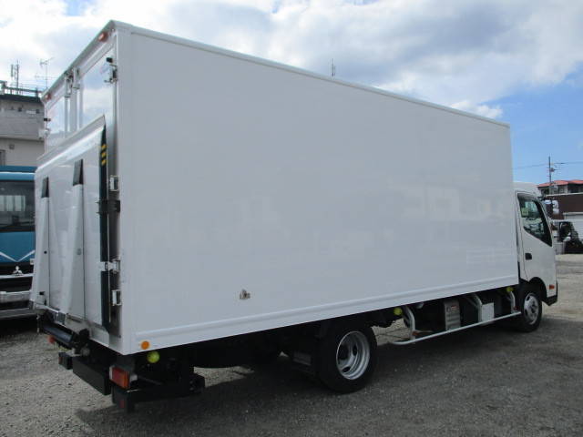 日野デュトロ冷凍車（冷蔵車）小型（2t・3t）[写真02]