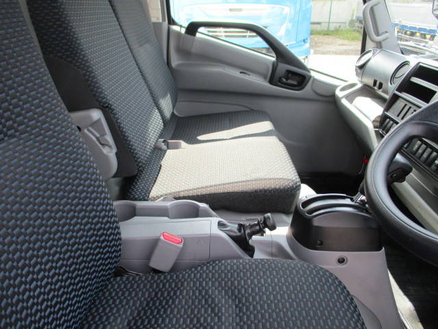 日野デュトロ冷凍車（冷蔵車）小型（2t・3t）[写真21]