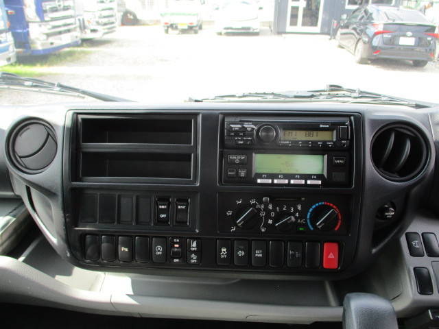 日野デュトロ冷凍車（冷蔵車）小型（2t・3t）[写真24]