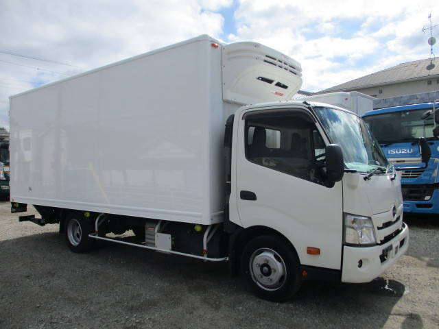 日野デュトロ冷凍車（冷蔵車）小型（2t・3t）[写真03]