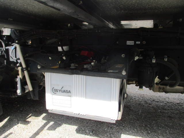 日野デュトロ冷凍車（冷蔵車）小型（2t・3t）[写真09]