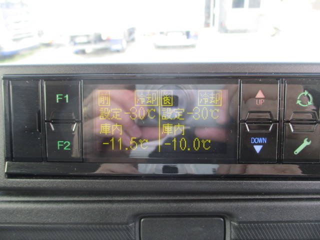 いすゞエルフ冷凍車（冷蔵車）小型（2t・3t）[写真14]