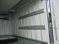 いすゞエルフ冷凍車（冷蔵車）小型（2t・3t）[写真18]