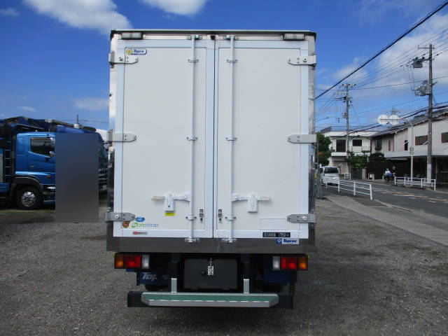 いすゞエルフ冷凍車（冷蔵車）小型（2t・3t）[写真06]